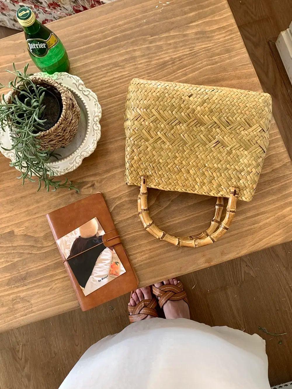 Bolsa de Praia Lilian de Palha com alça em Bambu